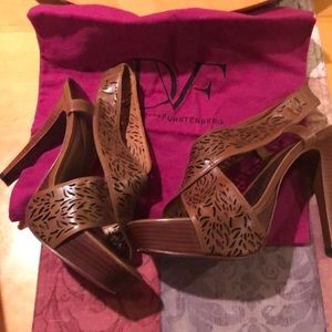 GENTLY WORN DVF  platform slingback sandal